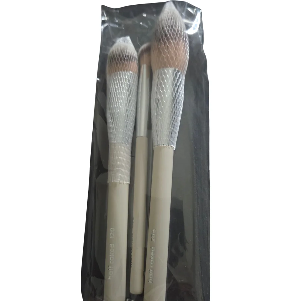 Half Caked Face Brush Set in Pink‎